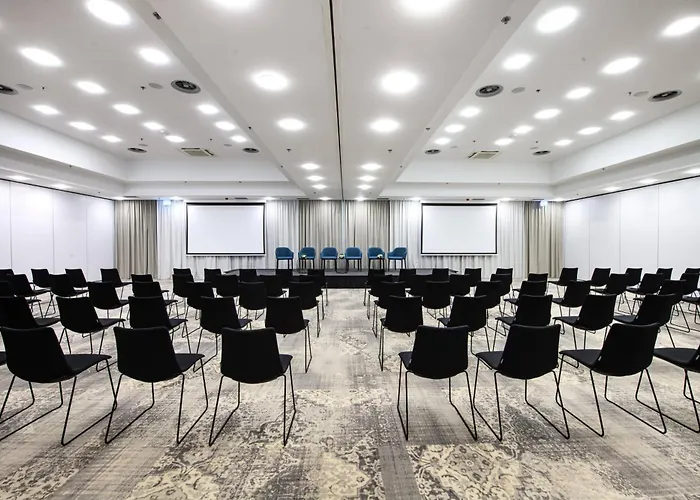 Hotel Courtyard By Marriott Warsaw Airport